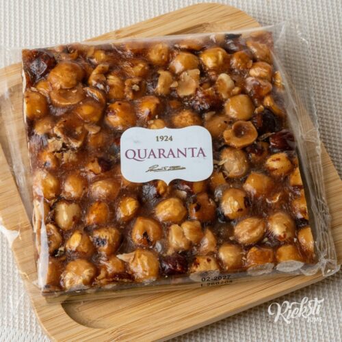 “QUARANTA” lazdu riekstu griljāžas tāfelīte, 130 g