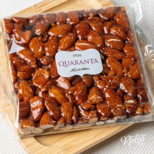 “QUARANTA” mandeļu griljāžas tāfelīte, 130 g
