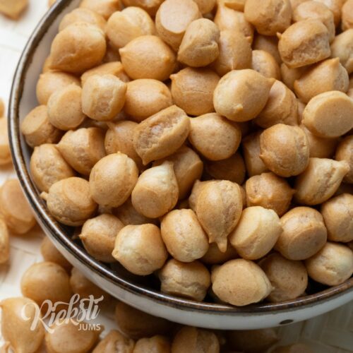 Sāļas un kraukšķīgas plaucētas mīklas bumbiņas, 500 g