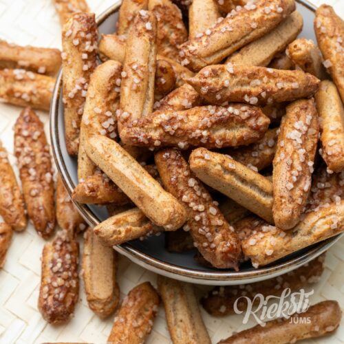 Kraukšķīgas plaucētas mīklas standziņas ar kanēli, 500 g